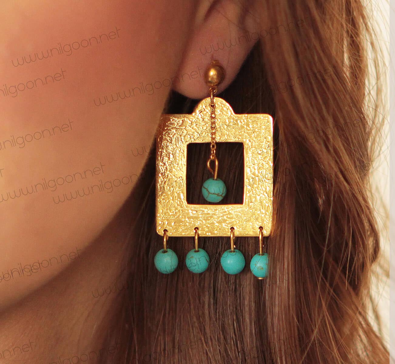 گوشواره برنجی پنجره