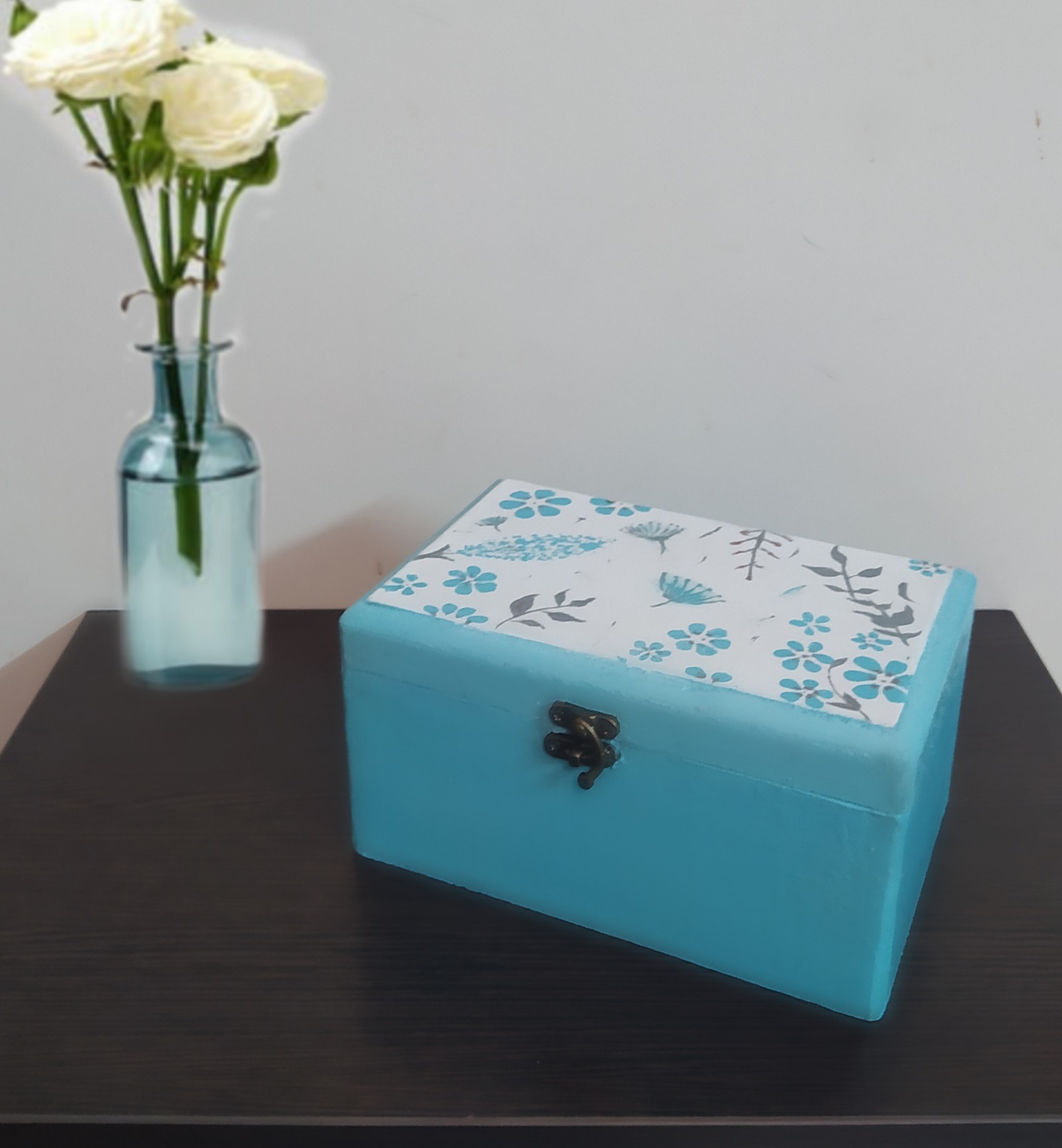 صندوقچه گل و شاپرک آبی فیروزه ای